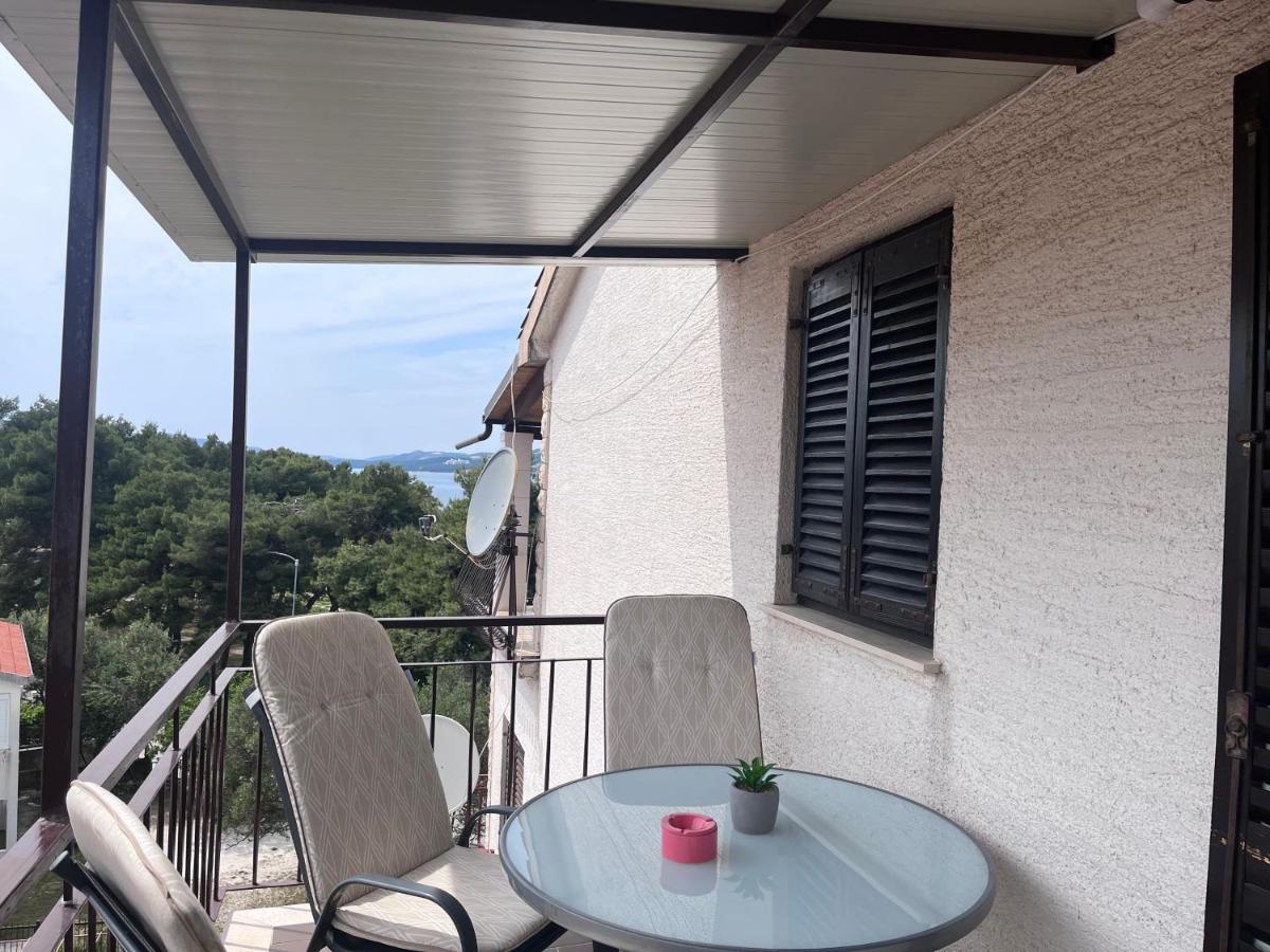 Apartments Villa Mirella 20 M From The Sea - Free Parking โตรกีร์ ภายนอก รูปภาพ