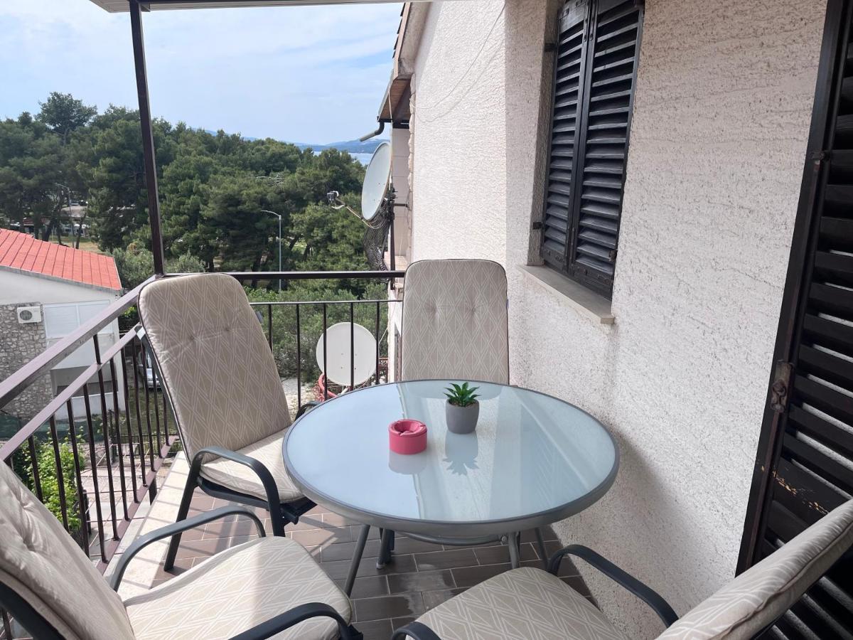 Apartments Villa Mirella 20 M From The Sea - Free Parking โตรกีร์ ภายนอก รูปภาพ