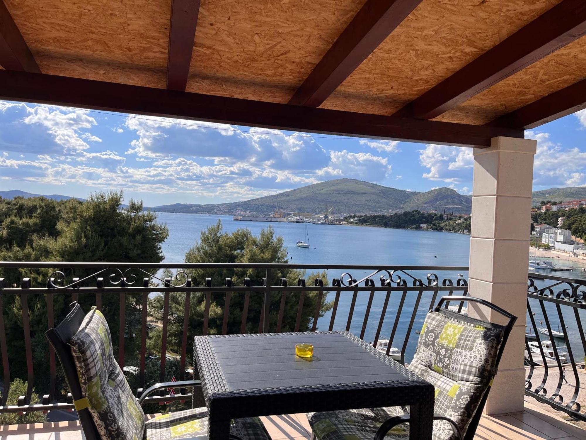 Apartments Villa Mirella 20 M From The Sea - Free Parking โตรกีร์ ภายนอก รูปภาพ