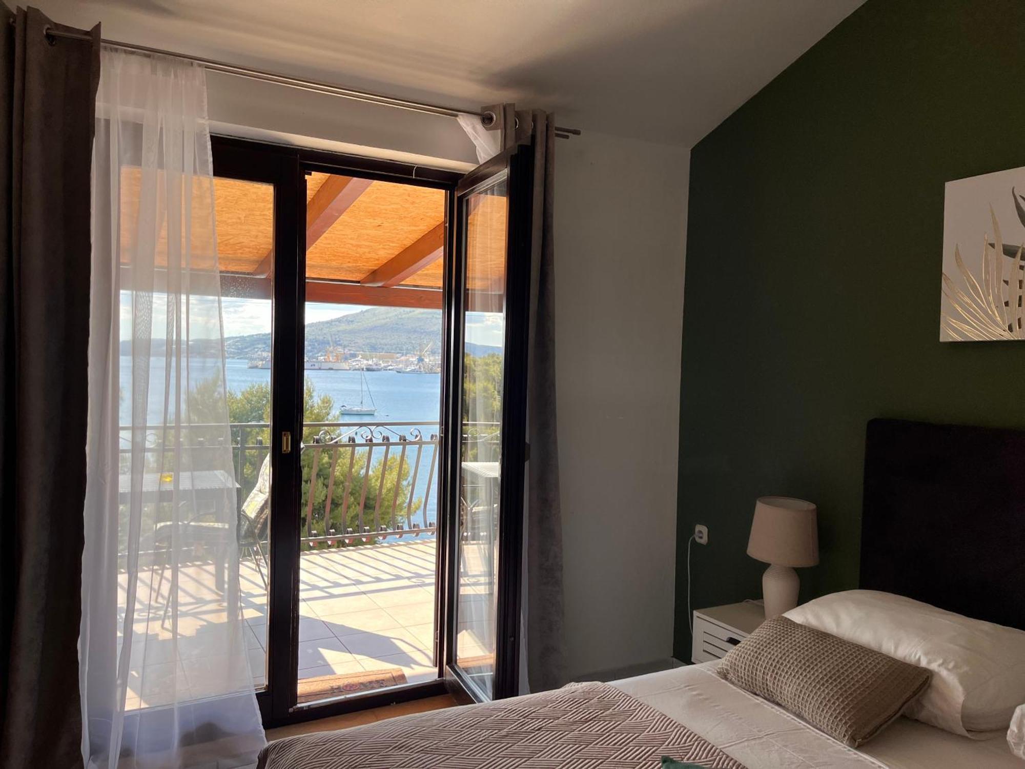 Apartments Villa Mirella 20 M From The Sea - Free Parking โตรกีร์ ภายนอก รูปภาพ