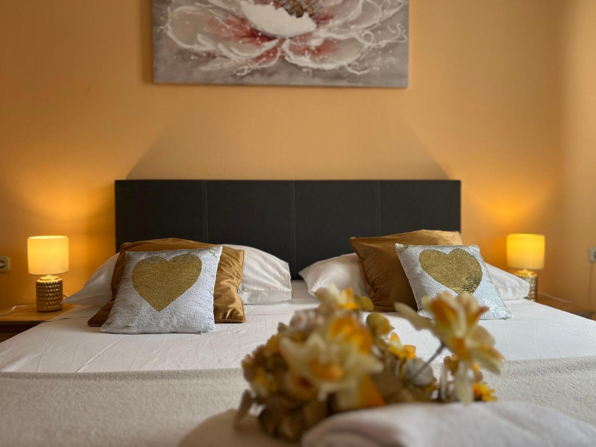 Apartments Villa Mirella 20 M From The Sea - Free Parking โตรกีร์ ภายนอก รูปภาพ