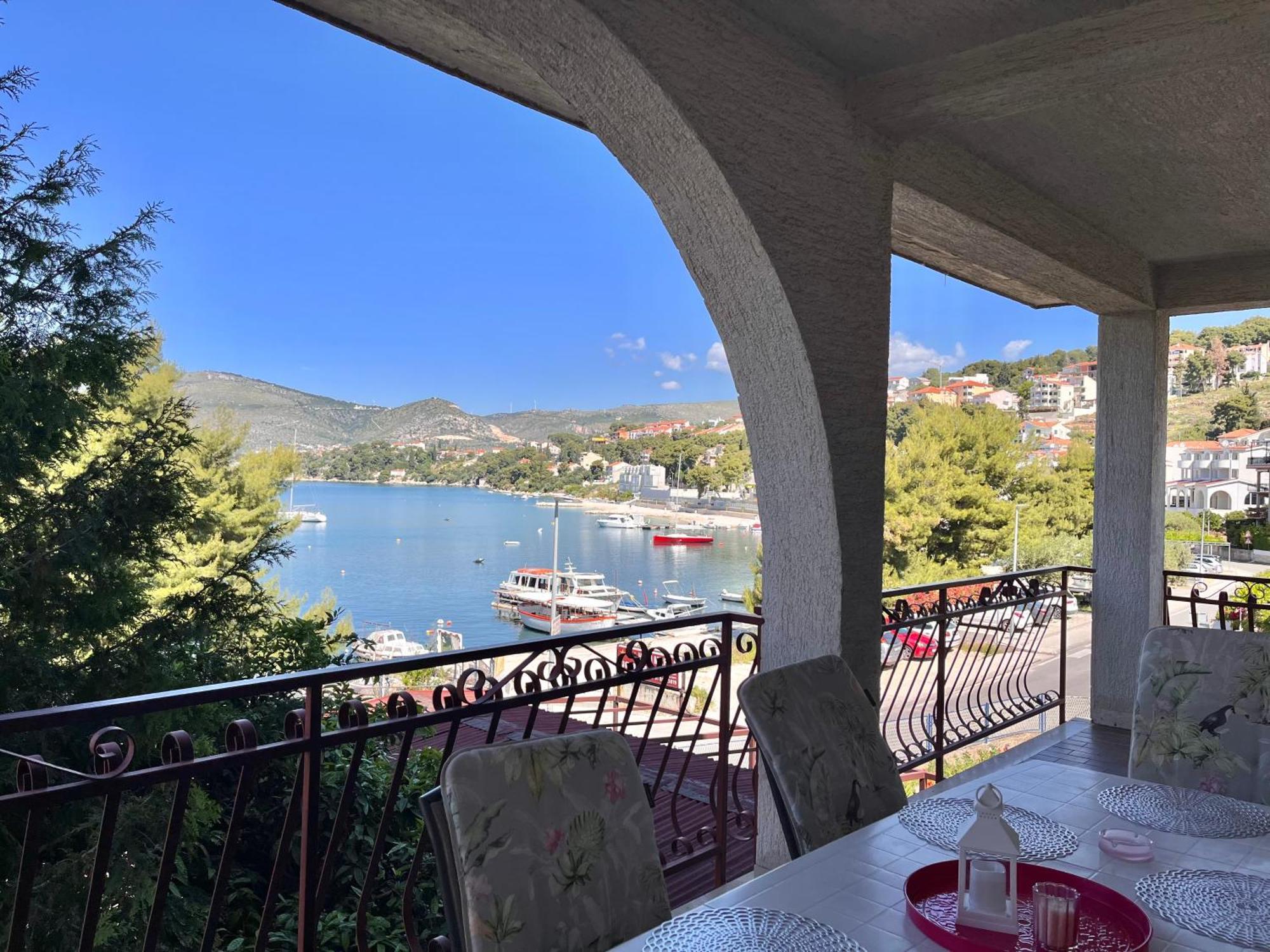 Apartments Villa Mirella 20 M From The Sea - Free Parking โตรกีร์ ภายนอก รูปภาพ