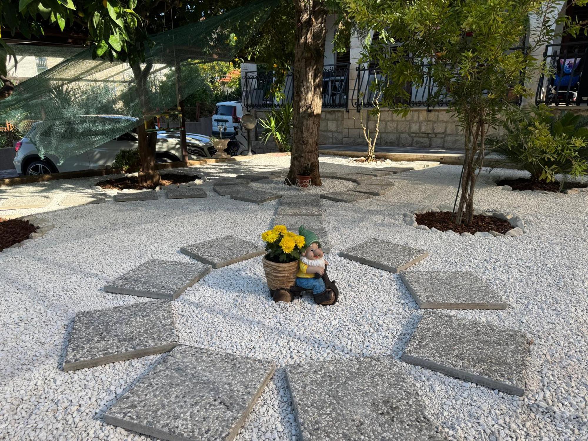 Apartments Villa Mirella 20 M From The Sea - Free Parking โตรกีร์ ภายนอก รูปภาพ