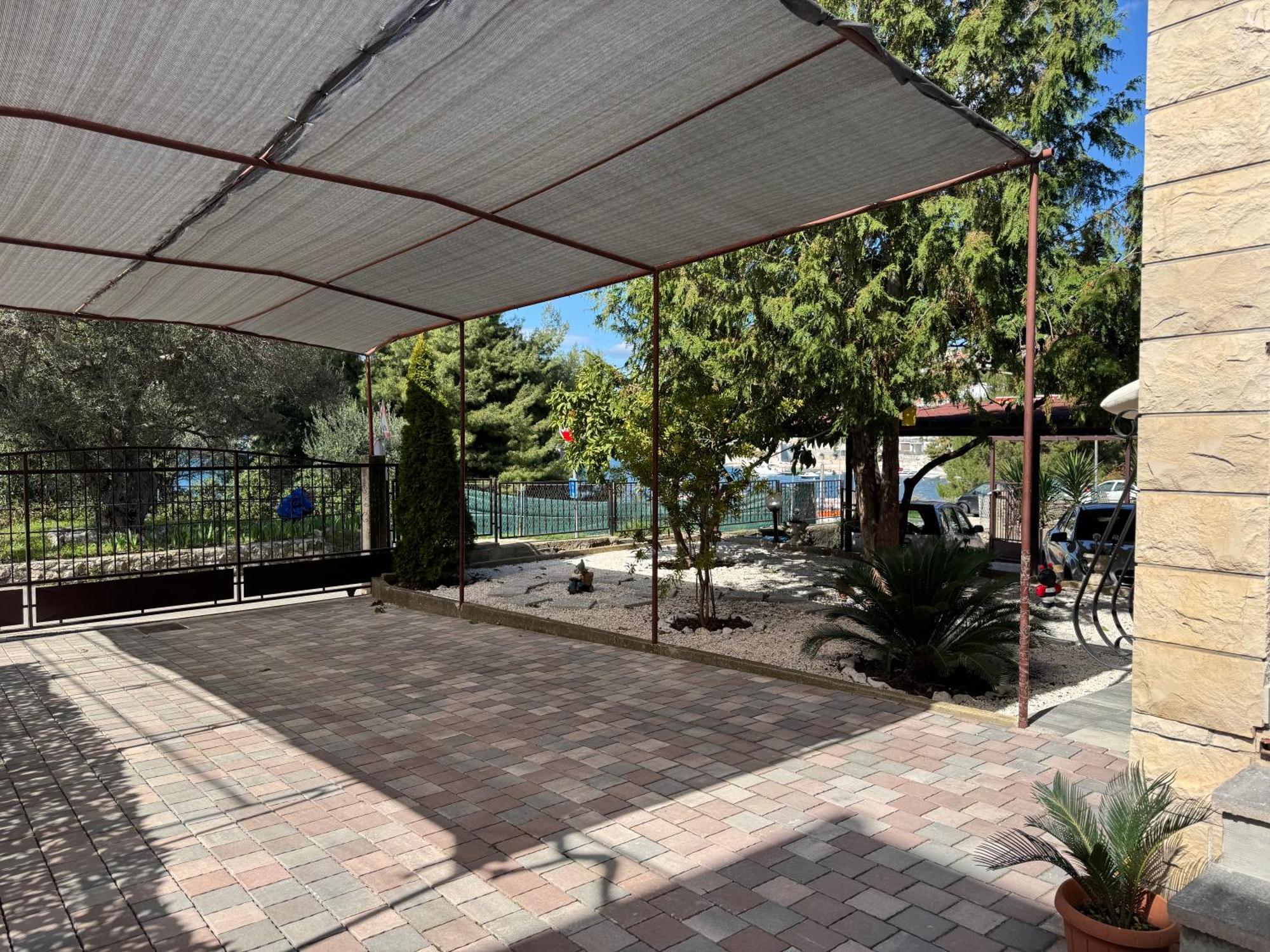 Apartments Villa Mirella 20 M From The Sea - Free Parking โตรกีร์ ภายนอก รูปภาพ